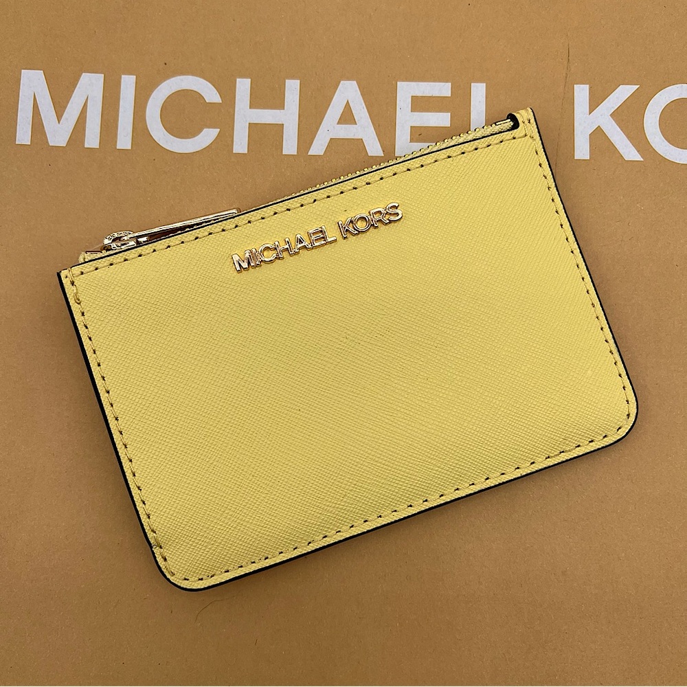Michael Kors Small TZ Coinpouch w/ID
Leather Buttercup